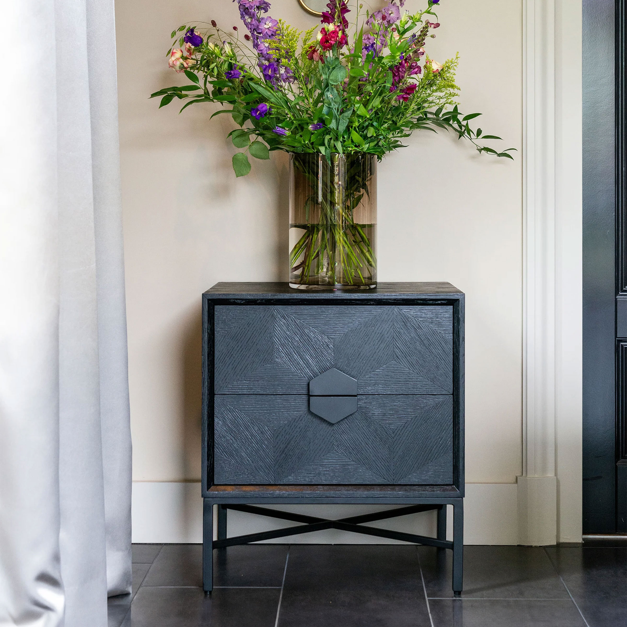 blax_7544-mi-0037-setting_1-1